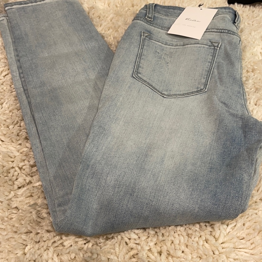 KanCan light blue denim in size 29
